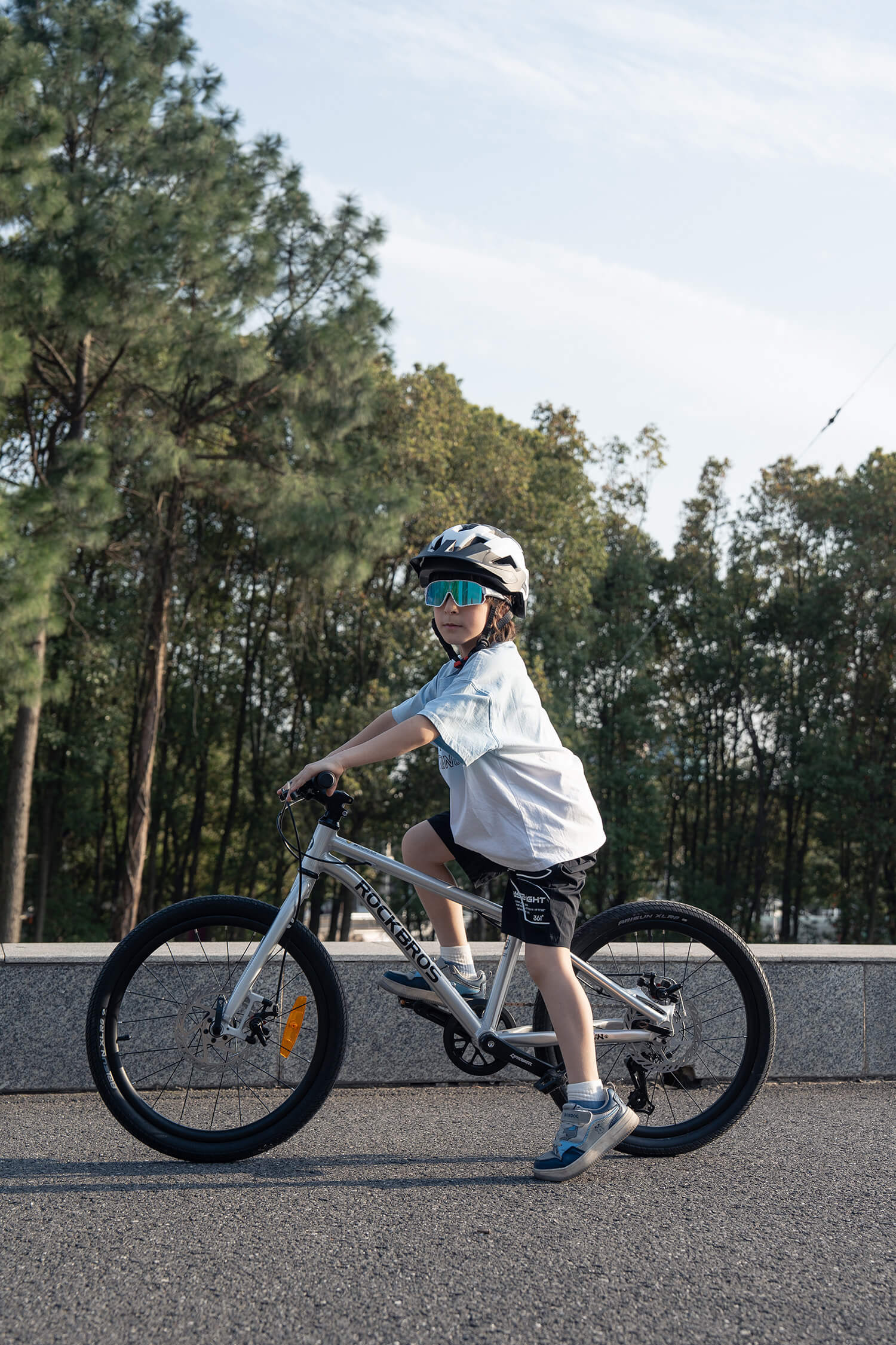 ROCKBROS DARWIN 24" & 26" Kids Mountain Bike with 9-Speed Gearing - Image 19